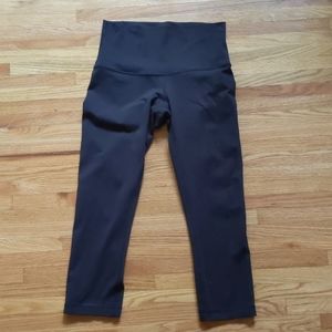 Lululemon WunderUnder crops